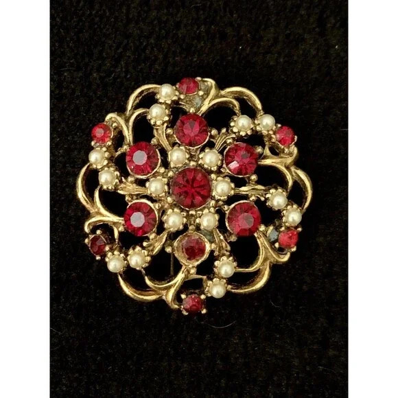 Vintage 1950s Red Rhinestone and Faux Pearl Gold Tone Brooch - Picture 2 of 5